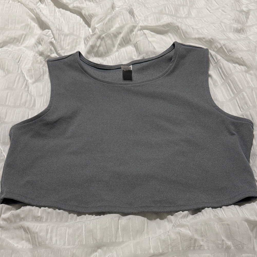 NWOT Yogalicious Grey Crop Athletic Tank